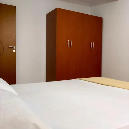 Apartment Avra *