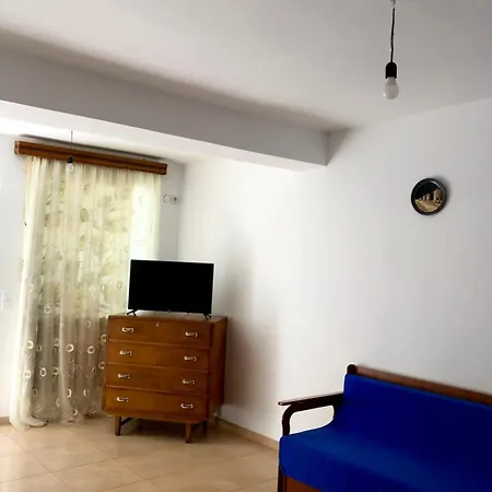 Apartment Avra